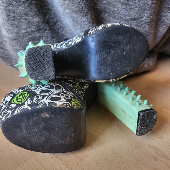 Skull & Rose Spiked Platform Booties - Picture 7 of 7